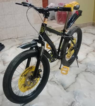 brand new he 10/10 condition me hy