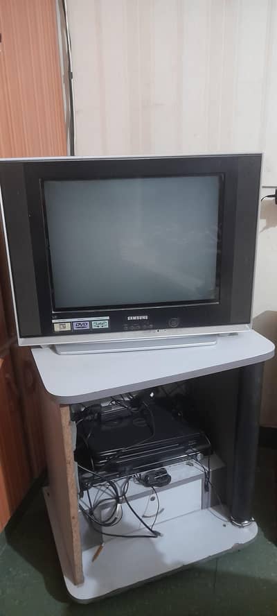 samsung Tv for sale excellent condition and cable working