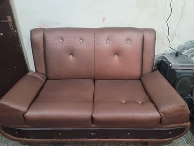 Urgent sale need Cash  fully heavy sofa with strong wood