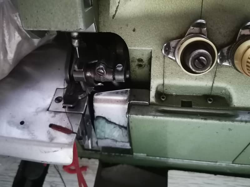 Overlock machine 4