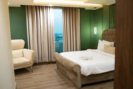 Attractive 03 Bed Apartment Gold Crest DHA Ph4 per day rent