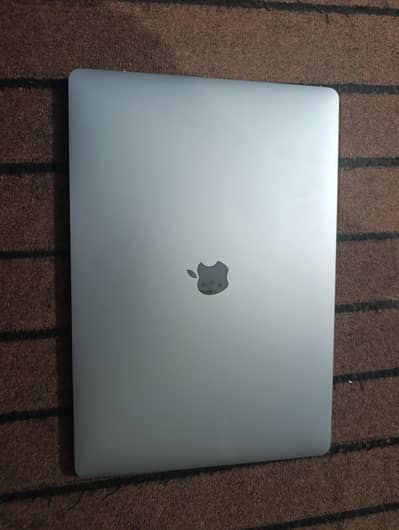 MacBook Pro 16" 2019 - core i9 | 32 GB RAM | 1TB SSD | 4GB Graphics