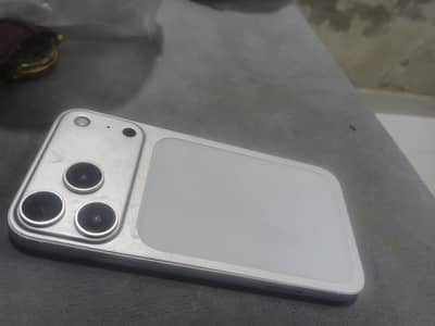 iphone xr converted in 17 pro  text on whatsapp