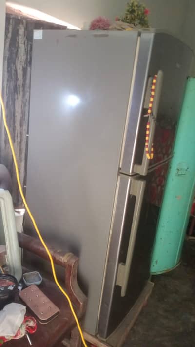haire refrigerator good condition nice Colling