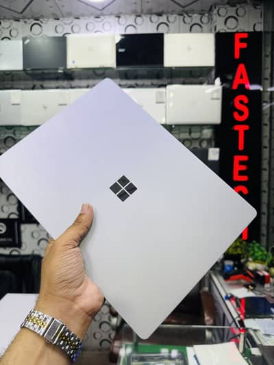 Microsoft surface laptop 1