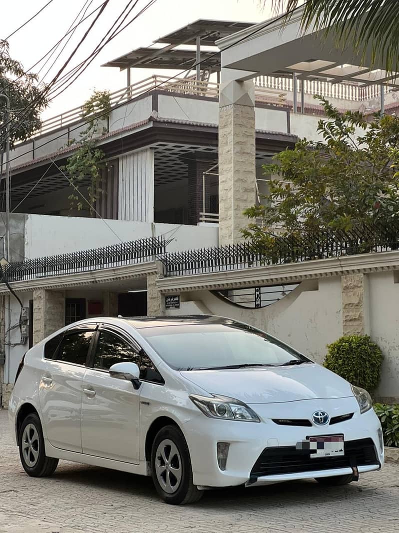Toyota Prius S basic Package 3