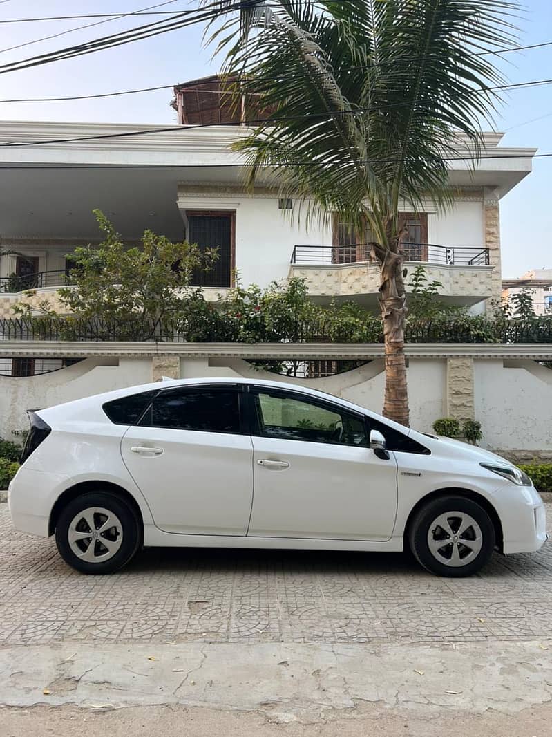 Toyota Prius S basic Package 5