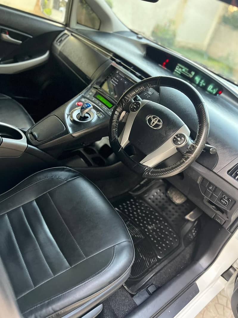 Toyota Prius S basic Package 6