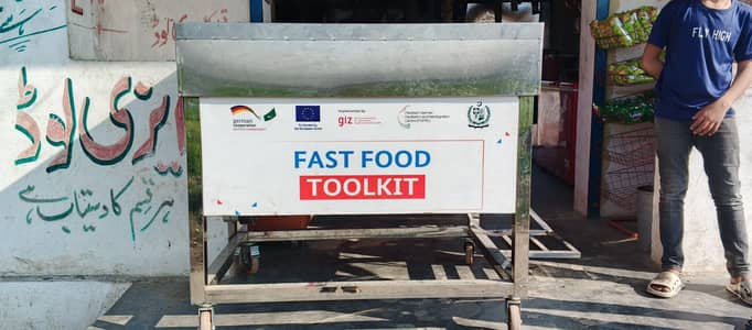 jerman se mngvai hoii fast food kit used ha lakin new ha