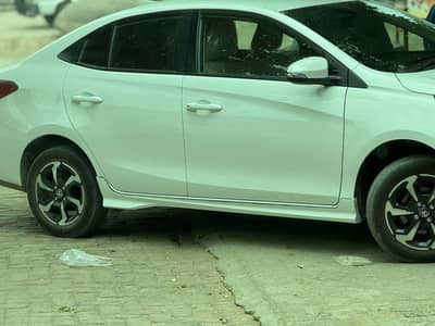 Toyota Yaris 2025 side skirts