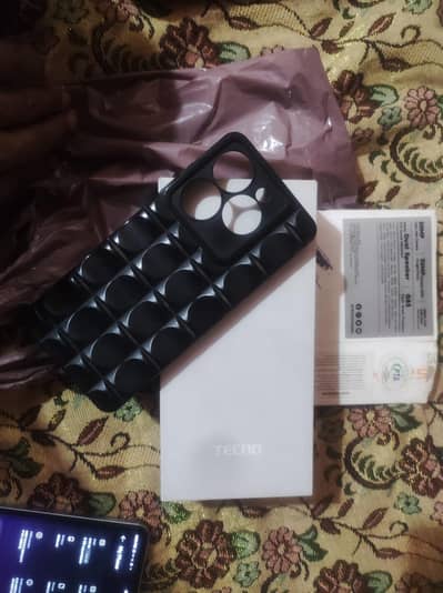 Tecno Spark 20 256gb Complete Box