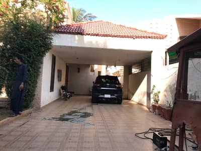 Defence DHA phase 5 500 yards banglow available for rent