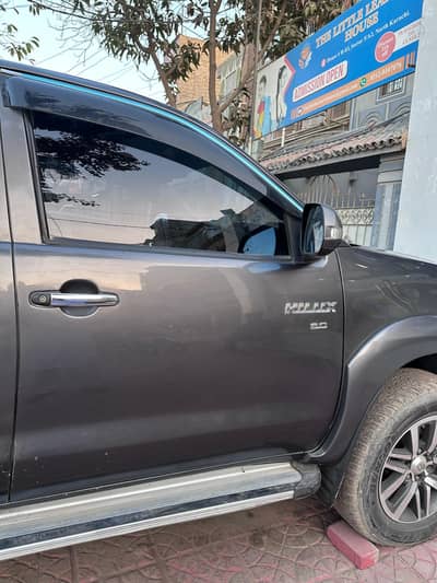 Toyota hilux vigo champ