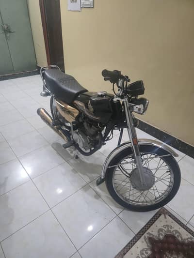 one hand used no scratches Total geniun