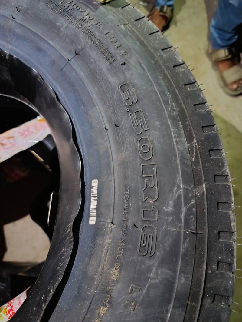 ارجنٹ سیل بس، ٹرک کے نئے ٹائر ڈیلیوری بھی دی جا سکتی ہے 2