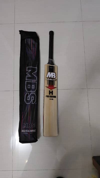 New bat and used cricket accessories available no exchange possible