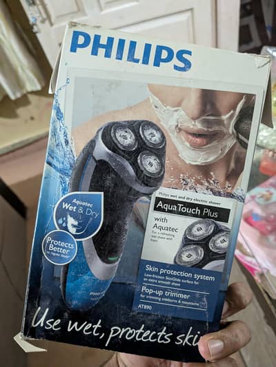 Phillips rotary shaver and trimmer