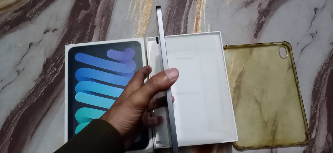 iPad Mini 6 with box 4