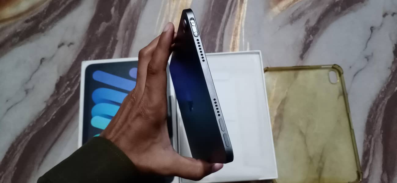 iPad Mini 6 with box 5