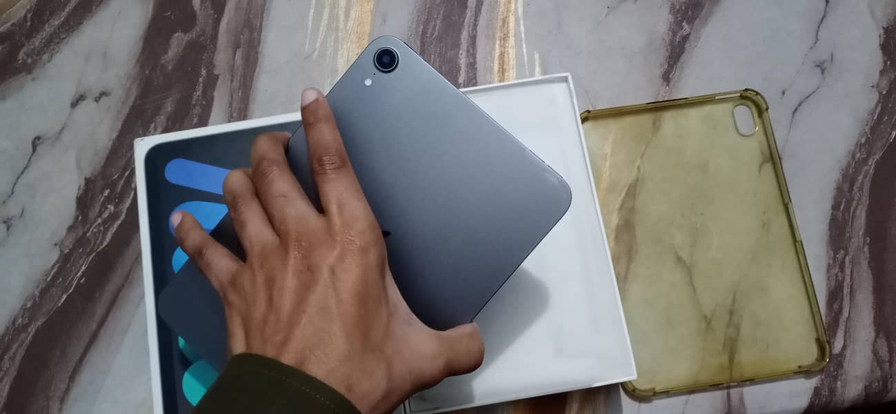 iPad Mini 6 with box 7