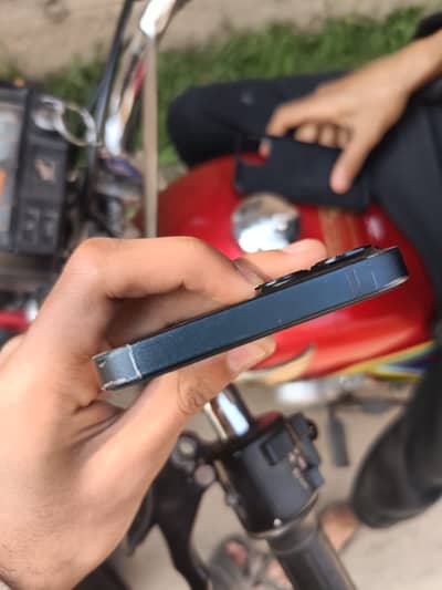 iPhone 13 Jv – Scratchless – 10/10 Condition – Perfect Working