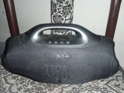 JBL Boom Box 4 " 2 month used only "