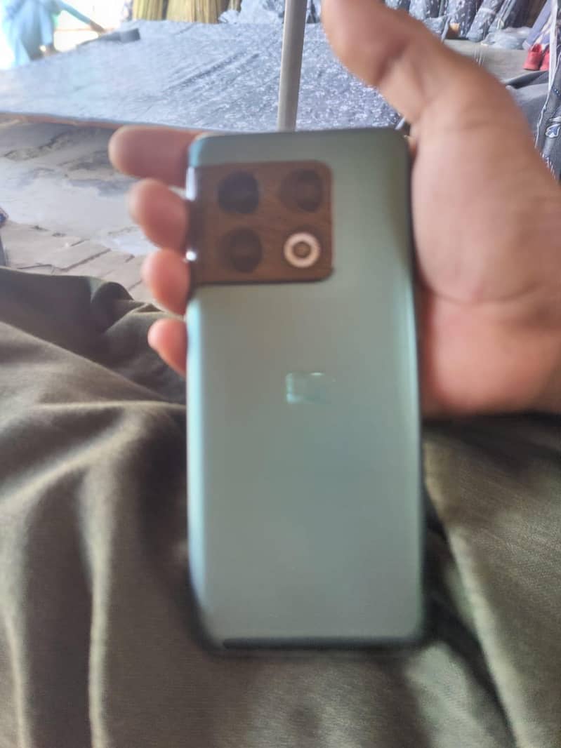 OnePlus 10 pro 1