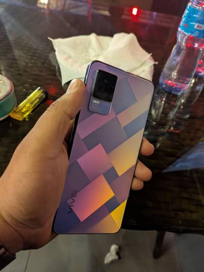 vivo v21e with box