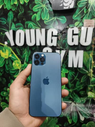 i phone 12 pro kontra pta