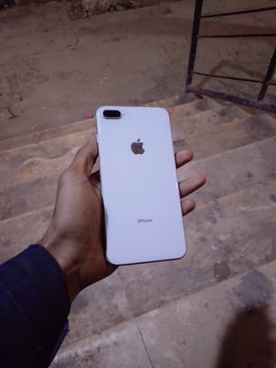 i Phones 8 plus 10/10 ha all ok mobile ha battery helt 76 ha baki ok