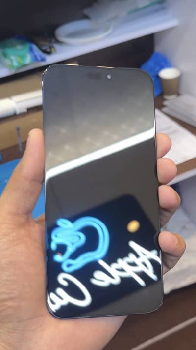 17 pro max 120 hz penal same original feel.