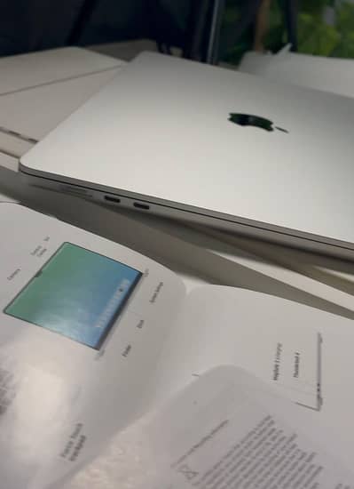 Macbook Air M4 (24/512)