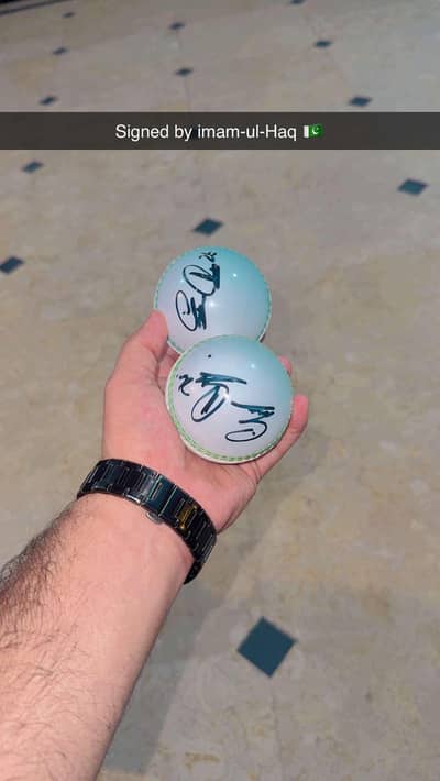 international Cricketer Imam-ul-haq signed Ball