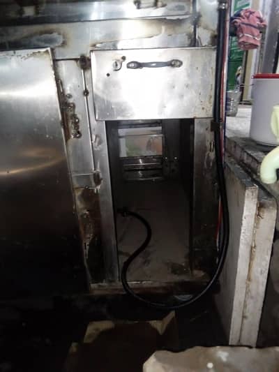 burger shawarma counter