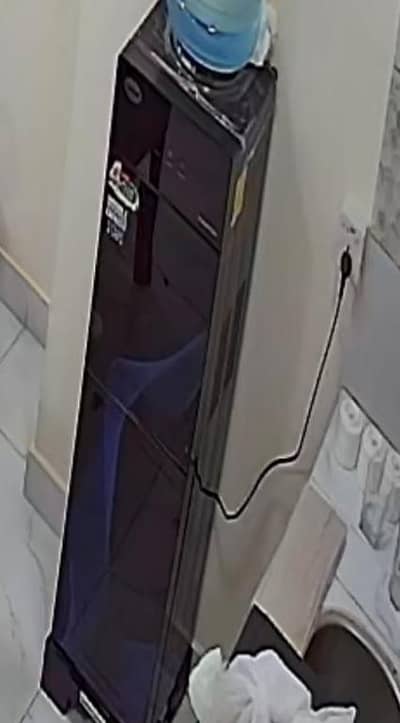 water Dispenser and 2 celling fan