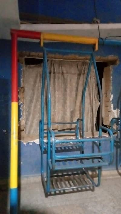 2 pair swing metal body more than 8 people can sit