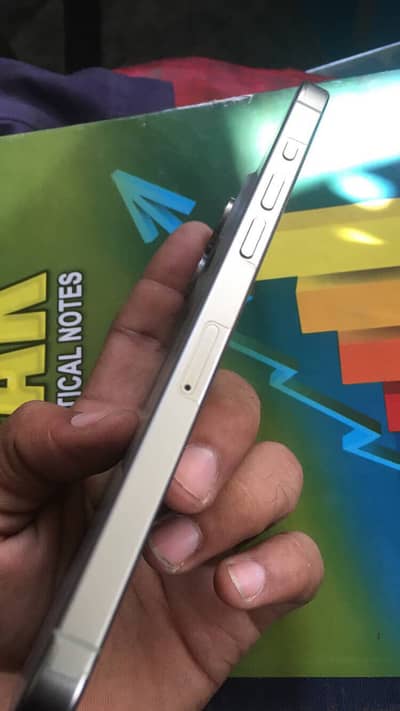 15 pro max natural titanium