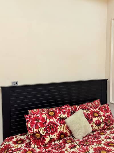 Double bed/ King size bed