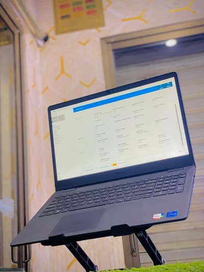 DELL INSIRON 3501 I5 11TH 8GB 256GB 4GB INTEL IRUS