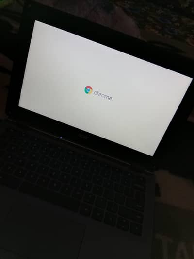 chrome book urgent sell used nhi Hoti condition 10%9