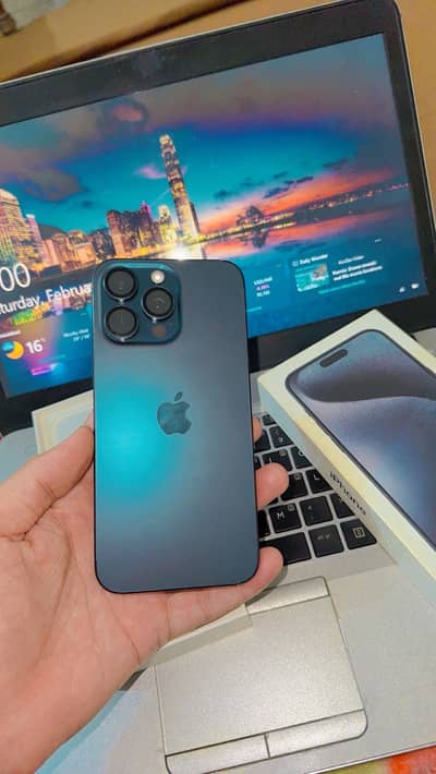 Iphone 15pro max jv 87% , with box