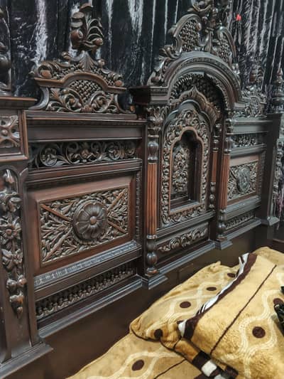 Heavy Solid Wood Hand-Carved Bed – Solid & Heavy Royal Design