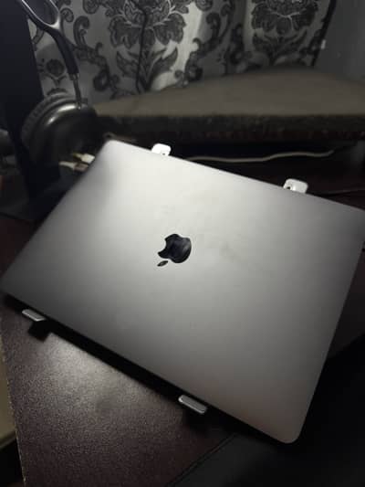 Macbook Pro 2017  ( Display Burned )