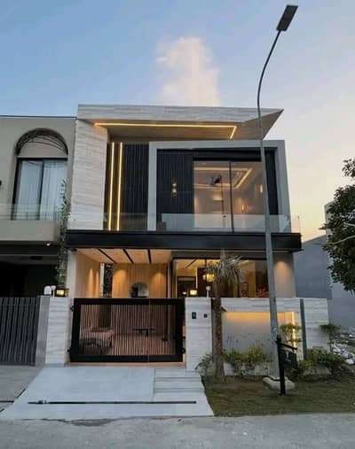 5 Marla Luxury House is Available for Rent in Bahria Town Lahore