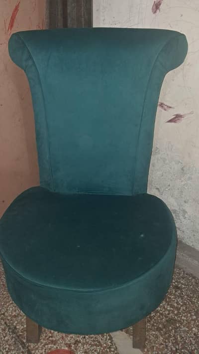 2 long bedroom chairs used like a new foam cover har chez new hai