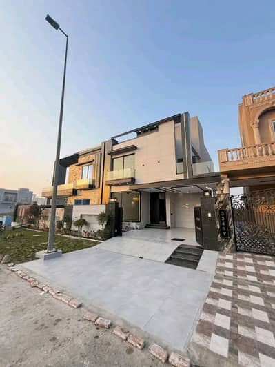 10 Marla Luxury Lower Portion is Available for Rent in Bahria Town Lahore
