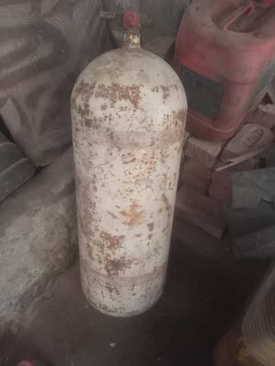 CNG cylinder and CNG kit