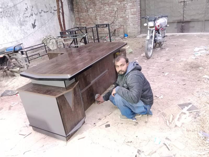 executive office table Boss table 0