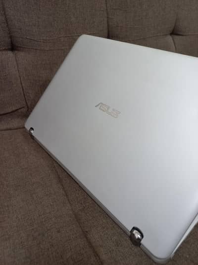 Asus 2 in 1 Touch X360 i7 laptop