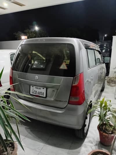 WagonR available for rent advance payment 0333/42/33111